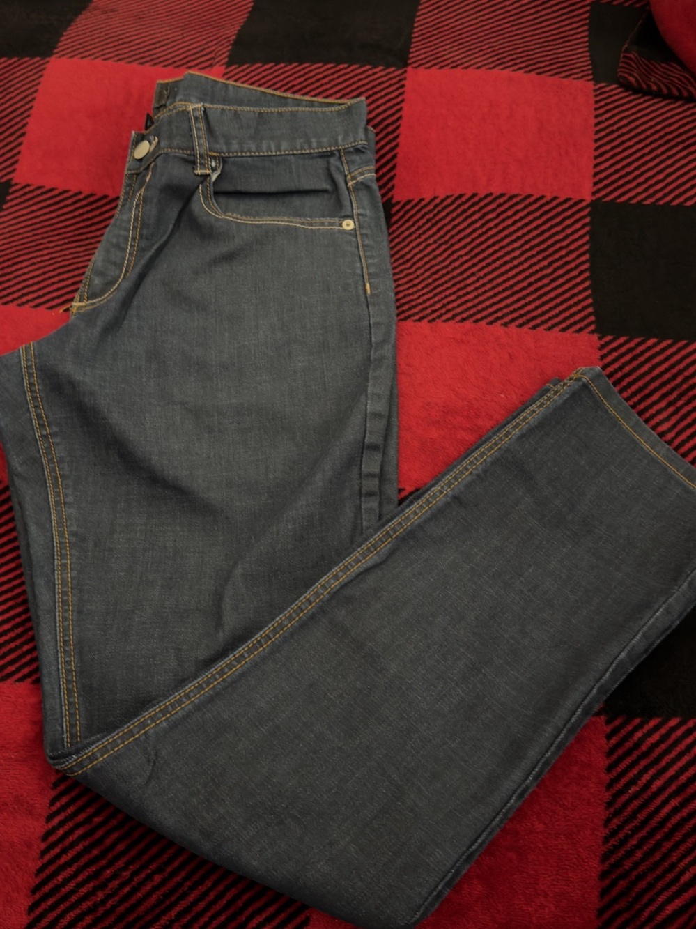 21 men an American brand . 
34/32